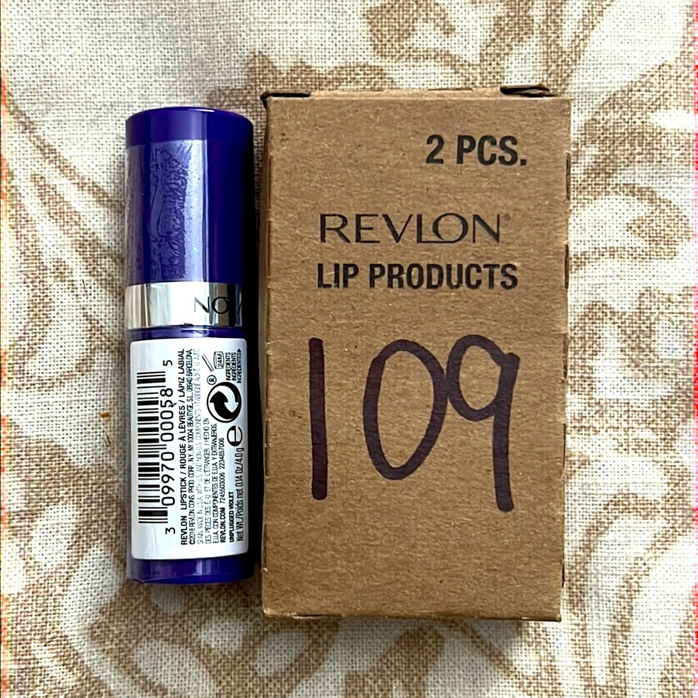 Revlon Lipstick 109 Up In Flames 2 Pack NWT